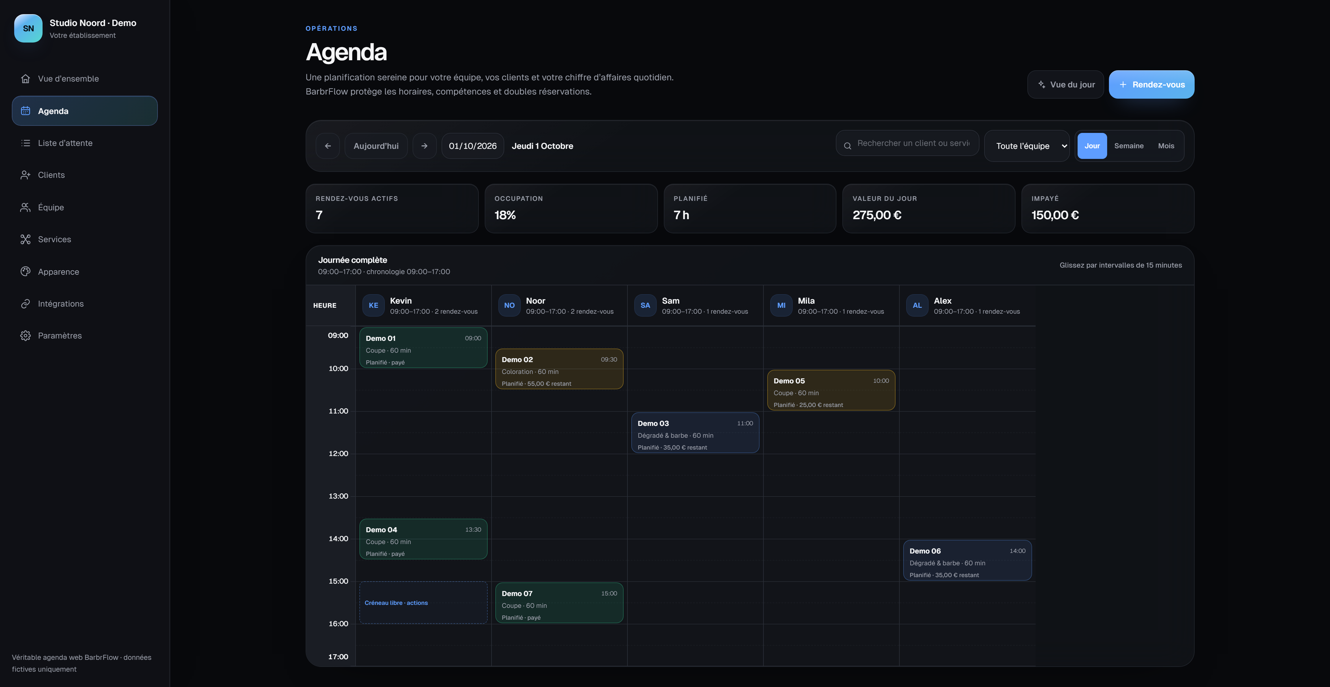 Véritable agenda web BarbrFlow sur ordinateur · données fictives.