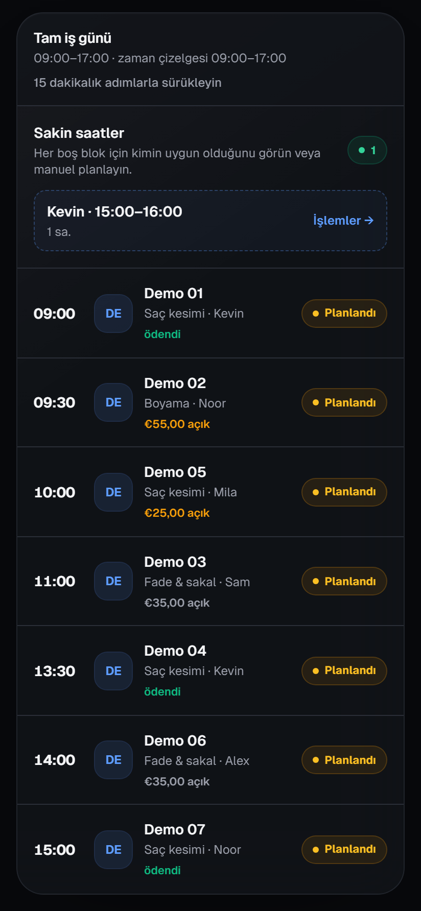 Telefonda gerçek BarbrFlow web takvimi · hayalî demo verileri.